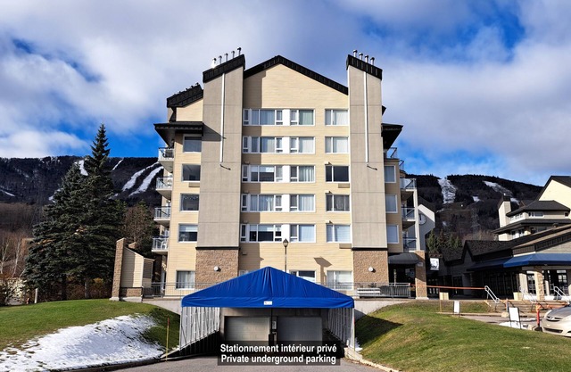 Condo 2 Chambres ski in/ski Out. Entièrement Rénové Depuis Novembre 2023!