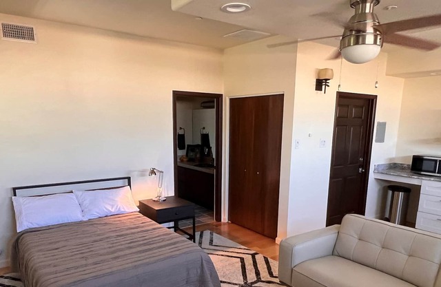 Condo #3 in Historic Phoenix Neighborhood - Steps from Downtown