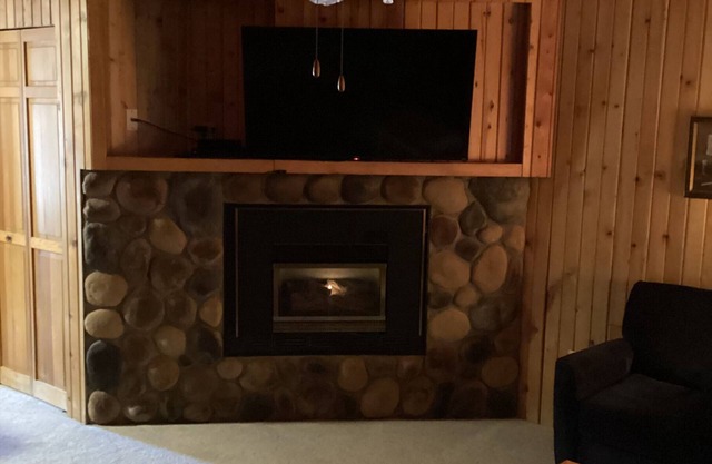 Condo located in Breezy Point, MN, next to lakes, golf courses and restaurants.