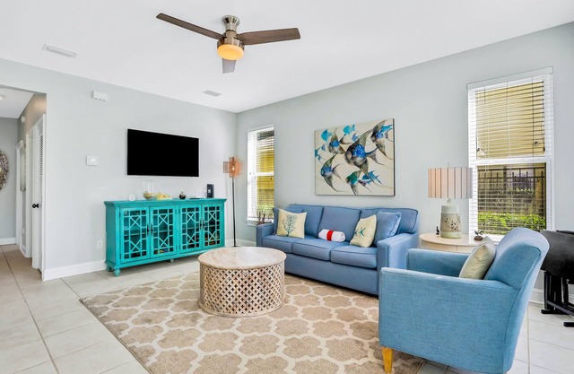 Condo near the beach with outdoor pool, BBQ, washer/dryer, streaming, central AC