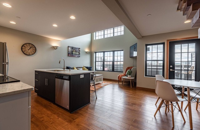 Condo with balcony views of Oktoberfest! 2 minute walk to fest grounds!
