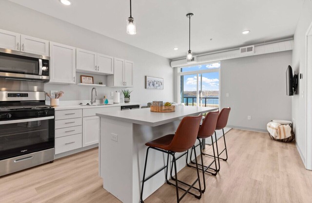 Condo with stunning views of Lake Pepin Unit 102