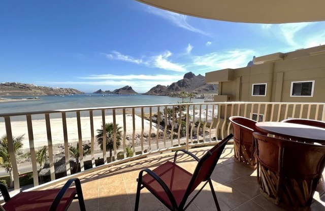 Condo with views of the Bahia