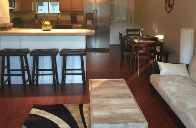 Confluence Rent 4 · Riverfront townhouse4,Fish, Hike, Bike! Summer Get away!