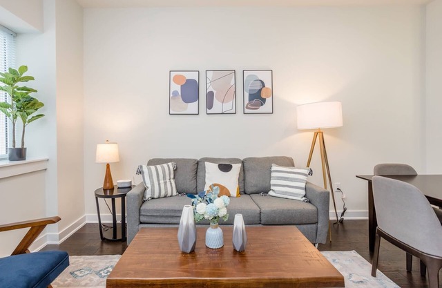 Constellations | Elegant 1 BR in Downtown Houston