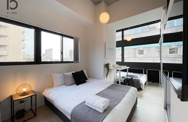 Contemporary Loft Studio Near Peace Park