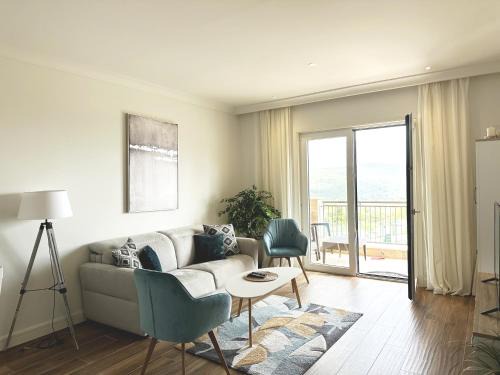 Contemporary One Bedroom Apartment - Lustica Centrale