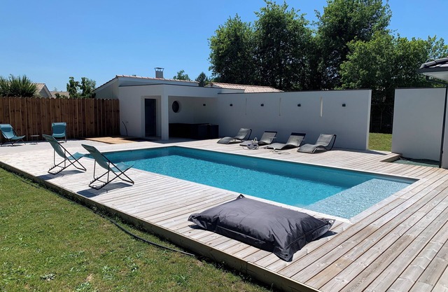 Contemporary villa 4★ with heated pool - between Bordeaux and Lacanau