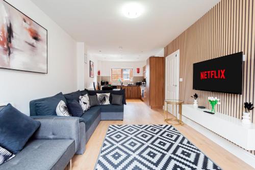 Contractors Wow! 5 Bedrooms 10 Guests Free Parking