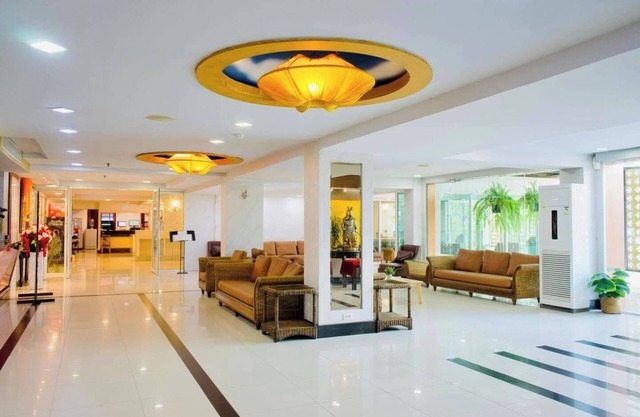 Convenient Grand Plus Hotel Suvarnabhumi