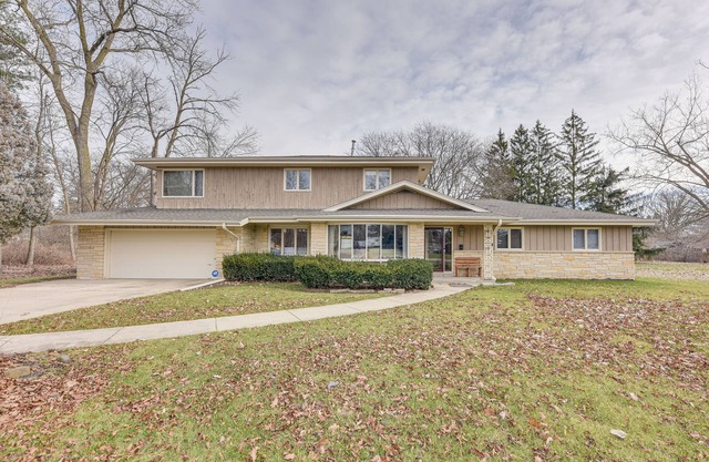 Convenient Racine Home: 4 Mi to Lake Michigan!