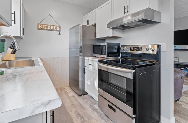 Convenient West End Apartment