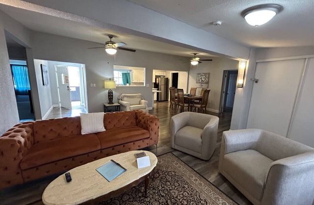 Convention/Airport Close 5beds 1 story Pets Pay