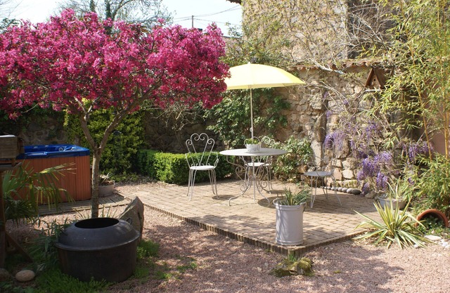 Converted Barn in quiet garden setting