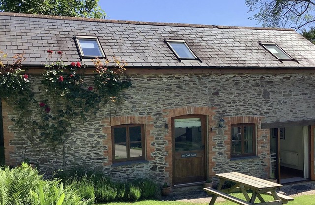 Converted barn, area of outstanding natural beauty, 1 mile from surfing beach