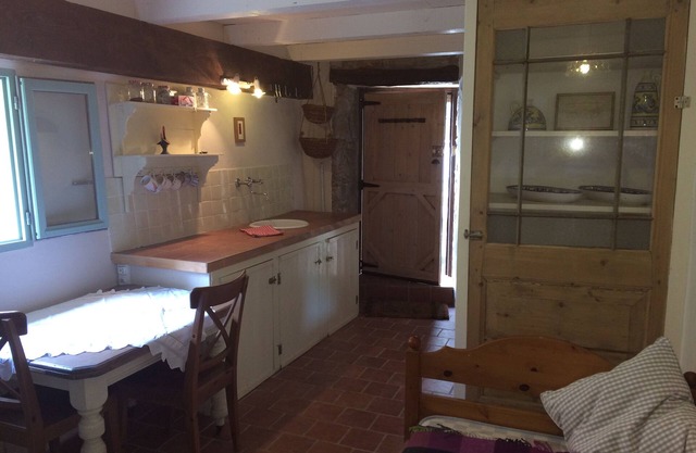 Converted barn set in a small rural hamlet. Ideal for walkers /cyclists.
