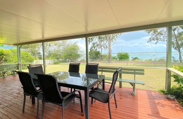 Conway - Burrum Heads- Riverfront - 3BR- Aircon-Pets Welcome