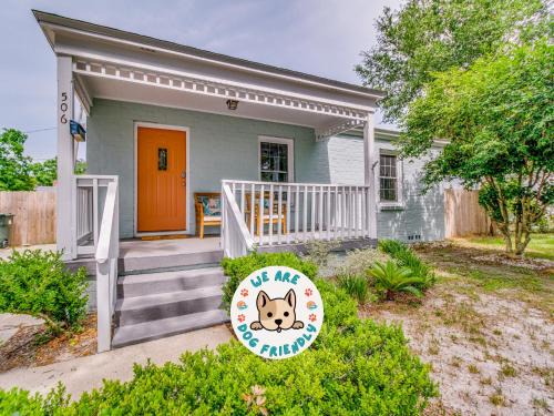 Cool Coastal Cottage