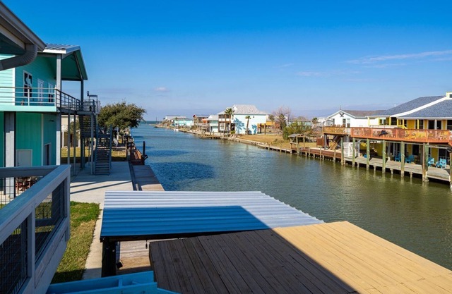 Copano Bay Ranch | Canal Front + Pet Friendly