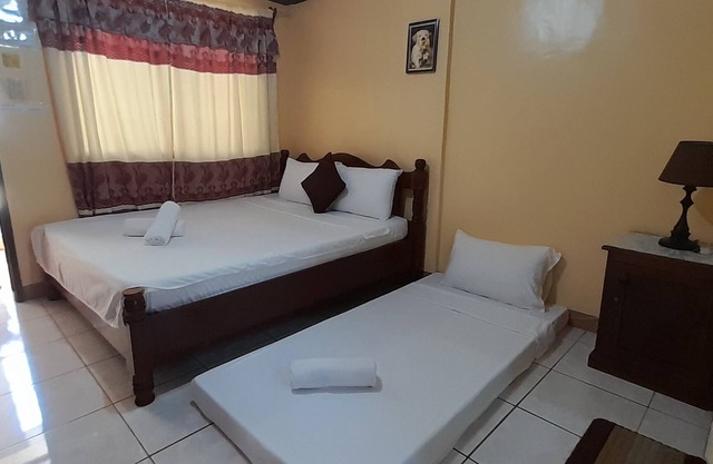 Coralyn's Place Family of 3 with private toilet and kitchenette