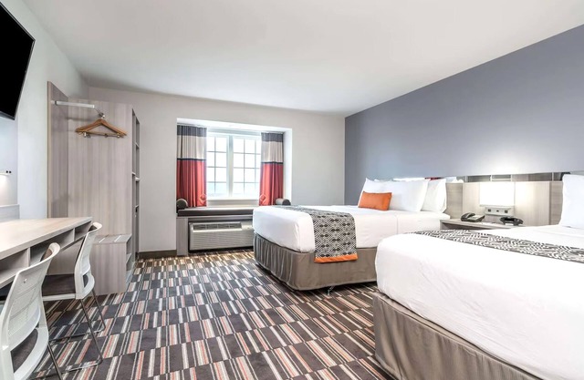 Coratel Inn & Suites by Jasper Rochester-Deluxe 2 Queen Bed Non-Smoking