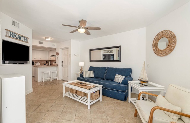 Corner unit private balcony ocean view, pool & spa, beachfront access in Florida