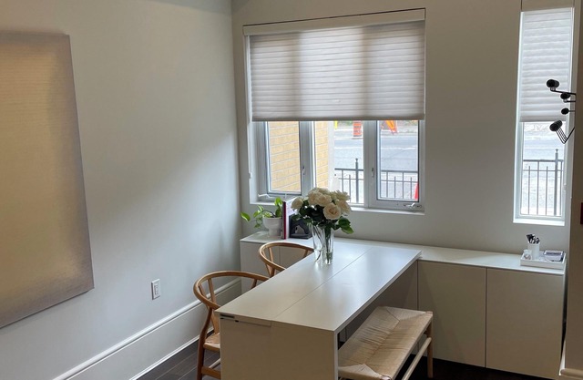Corporate living at the crossroads of the Annex and Yorkville (long term rental)