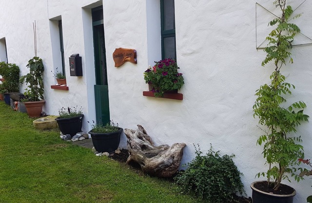 cosey country cottage in rural village location close to beach and golf club