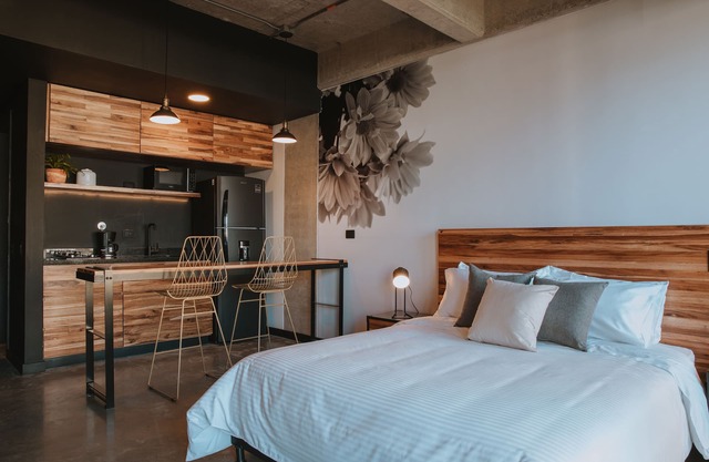Cost-effective enjoyable Studio in Laureles with A/C