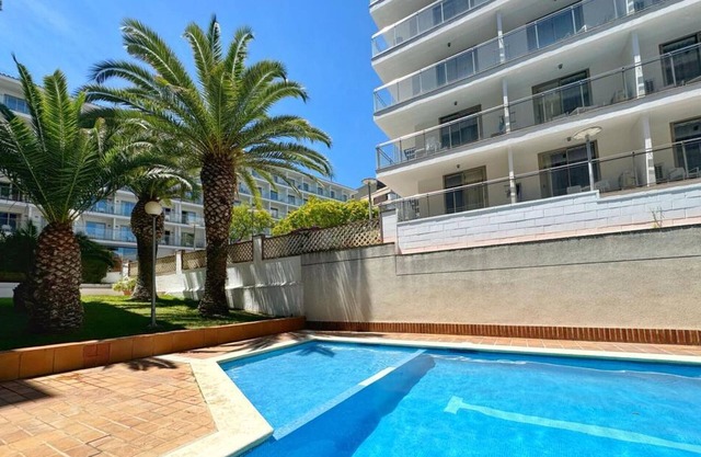 Costa Dorada Penthouse: Terrasse de 140m², Proche Plage et Centre, Piscine, Parking, Wi-Fi