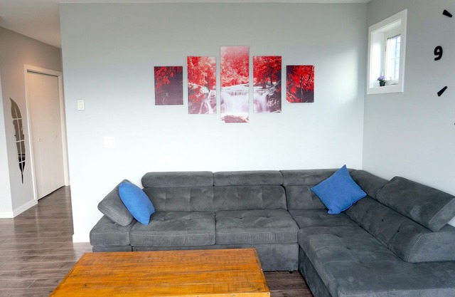 Cosy 1-bdrm with Mountain and Vineyards view, close to golf course and Big White