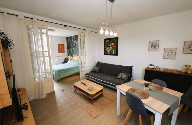 Cosy 2 to 4 person T2 apartment near the center