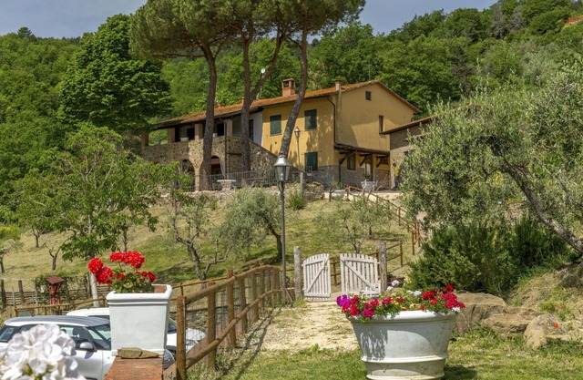 Cosy apartment in villa for 12 guests with WIFI, pool, A/C, TV, terrace and parking