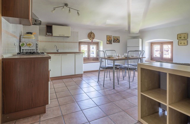 Cosy apartment for 4 guests with WIFI, TV, pets allowed and parking