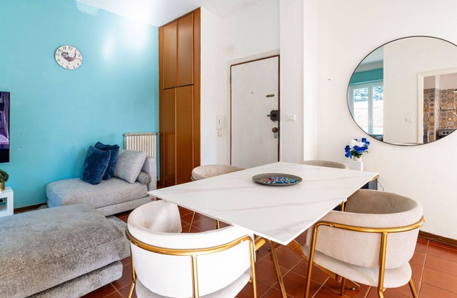 Cosy apartment for 4 guests with WIFI, A/C, TV, balcony, pets allowed and parking