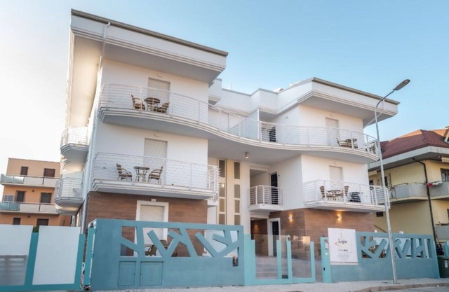 Cosy apartment for 4 people with WIFI, A/C, TV, balcony, pets allowed and parking
