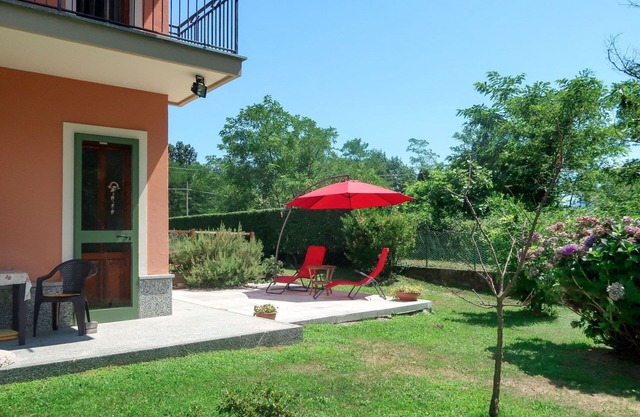 Cosy apartment for 2 people with WIFI, TV, patio, pets allowed and parking