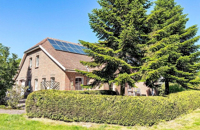 Cosy apartment for 4 guests with WIFI, TV, terrace, pets allowed and parking