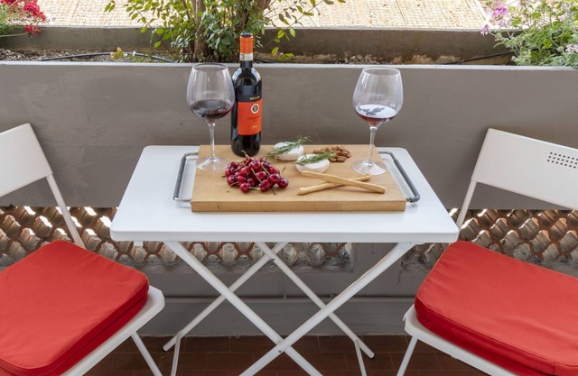 Cosy apartment for 5 people with WIFI, A/C, TV, terrace, panoramic view and parking