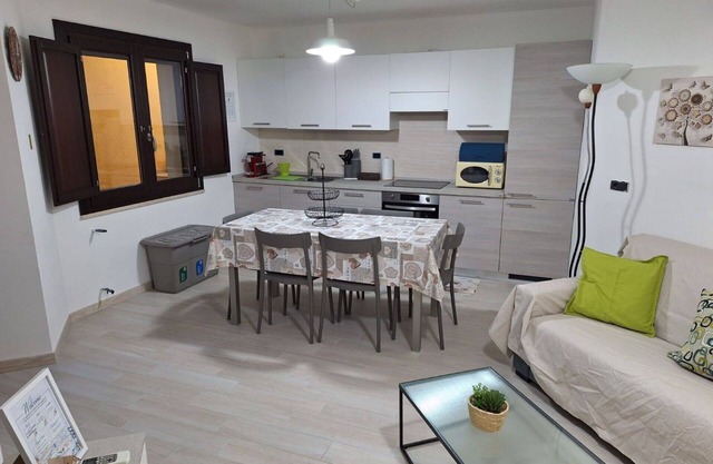 Cosy apartment for 6 guests with TV and parking