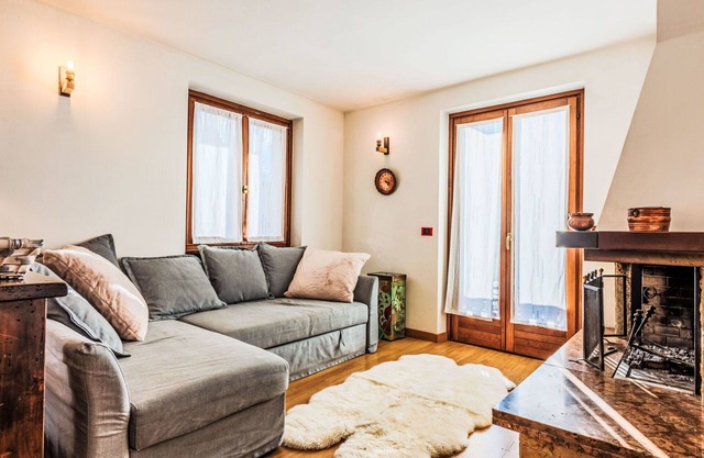 Cosy apartment for 6 people with TV, balcony and parking