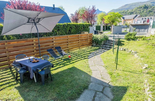Cosy apartment in Argelès-Gazost with garden