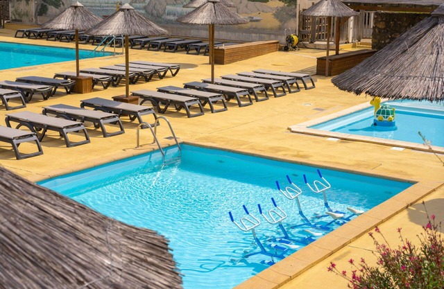 Cosy apartment in villa for 6 guests with WIFI, A/C, pool, TV, terrace, pets allowed and parking