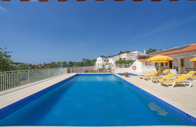 Cosy apartment in villa for 3 people with A/C, pool, WIFI, TV, terrace and parking