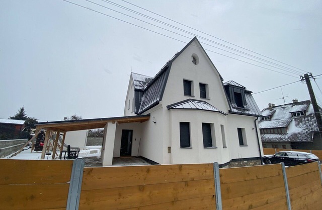 Cosy apartment in villa for 6 guests with WIFI, TV, terrace and parking