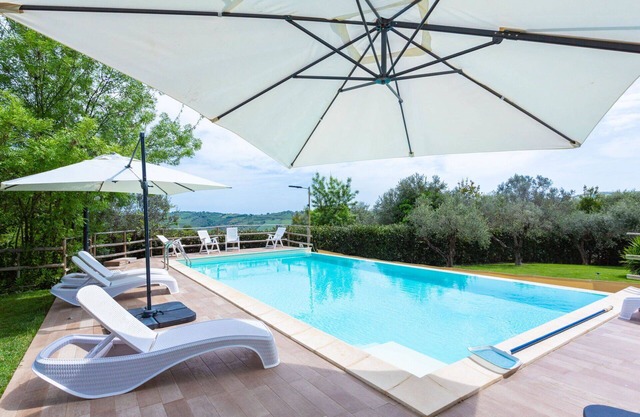 Cosy apartment in villa for 6 guests with WIFI, pool, TV, terrace and parking