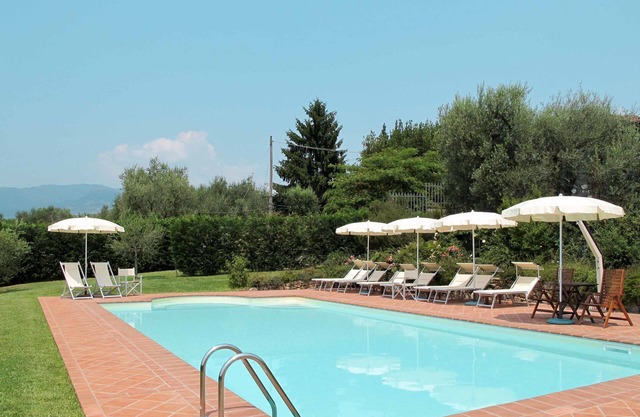 Cosy apartment in villa with pool, WIFI, TV, terrace, pets allowed, panoramic view and parking