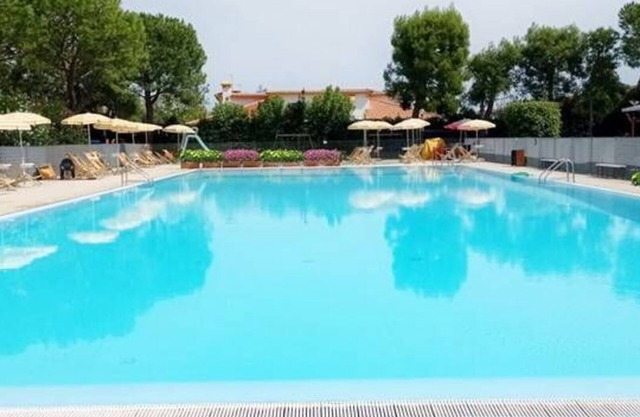 Cosy apartment for 4 guests with WIFI, A/C, pool, TV, terrace, panoramic view and parking