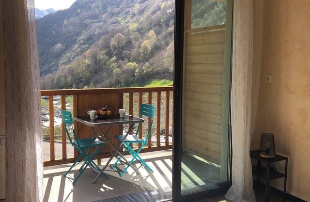 Cosy Barèges apartment with sunset and mountain views