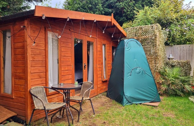 Cosy Cabin Free Parking near Central London NO ULEZn